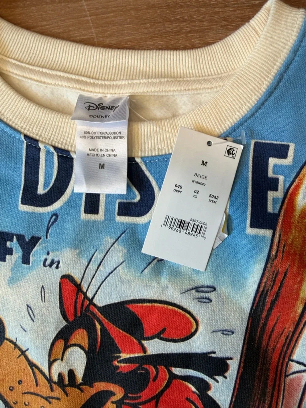 Disney Goofy Ski Graphic Crewneck - Men’s Size Medium - NWT